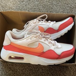 Nike air max sneaker !!